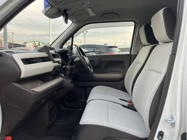 Ｎ－ＷＧＮ Ｇホンダセンシング　ＣＤオーディオ＆コーナーセンサー＆クルーズコントロール　バックソナー　横滑り防止　エアコン　パワーウインドウ　キーレスエントリー　パワーステアリング　両席エアバック　ＡＢＳ　ｉ－ｓｔｏｐ　エアバッグ（11枚目）