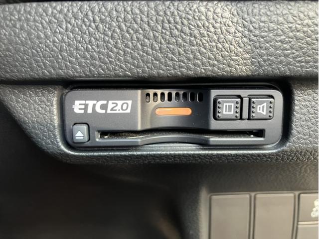 シビック RS 純正ナビ&フルセグTV&Bluetooth&Bカメラ&ETC&OPリヤスポイラー LEDヘッド 衝突被害軽減ブレーキ シートヒーター ワンオーナー パワ-シ-ト スマートキー クルーズコントロール(25枚目)