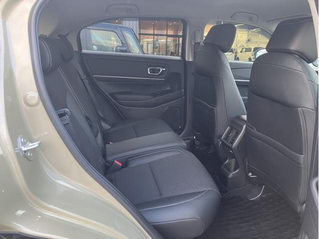 ヴェゼル ｅ：ＨＥＶＺ　コネクトナビ＆ドラレコ前後＆フルセグ＆Ａｐｐｌｃａｒｐｌａｙ＆Ｂｌｕｅｔｏｏｔｈ＆バックモニター＆ＥＴＣ＆置くだけ充電　衝突回避支援ブレーキ機能　スマキ　フルオートエアコン　Ｄレコ　エアバッグ　Ｒカメ（12枚目）