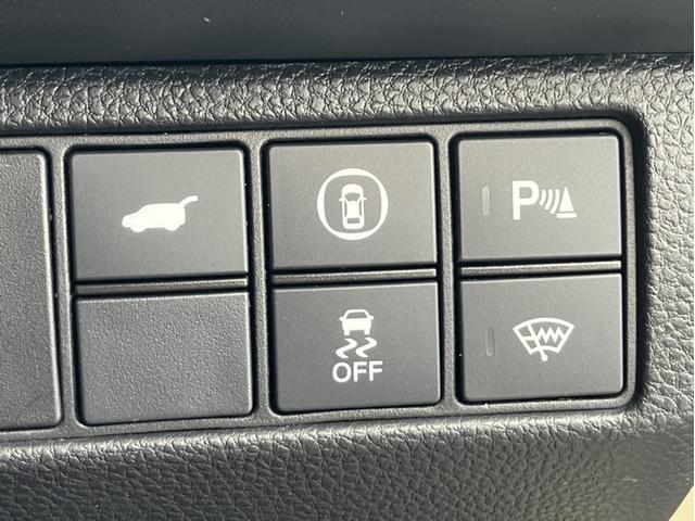 ヴェゼル ｅ：ＨＥＶＺ　コネクトナビ＆ドラレコ前後＆フルセグ＆Ａｐｐｌｃａｒｐｌａｙ＆Ｂｌｕｅｔｏｏｔｈ＆バックモニター＆ＥＴＣ＆置くだけ充電　衝突回避支援ブレーキ機能　スマキ　フルオートエアコン　Ｄレコ　エアバッグ　Ｒカメ（24枚目）