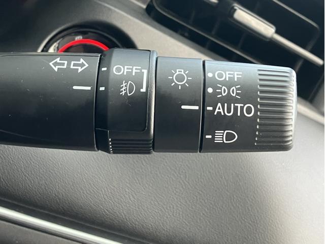 ヴェゼル ｅ：ＨＥＶＺ　コネクトナビ＆ドラレコ前後＆フルセグ＆Ａｐｐｌｃａｒｐｌａｙ＆Ｂｌｕｅｔｏｏｔｈ＆バックモニター＆ＥＴＣ＆置くだけ充電　衝突回避支援ブレーキ機能　スマキ　フルオートエアコン　Ｄレコ　エアバッグ　Ｒカメ（25枚目）