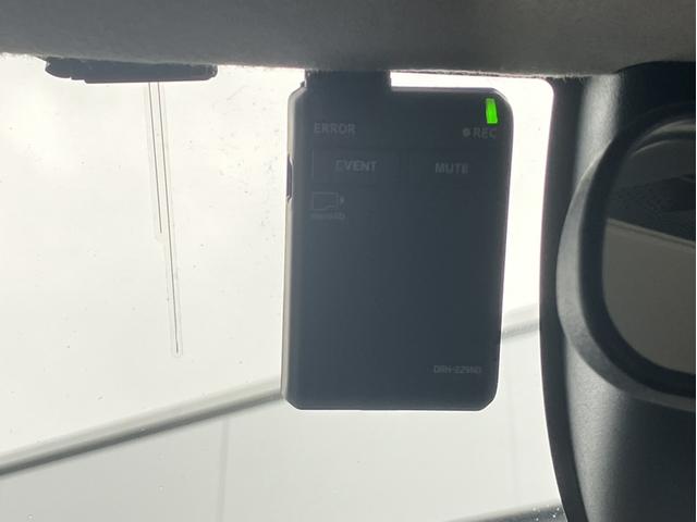 �h���C�u���R�[�_�[������f���Ɖ������L�^���Ă����h���C�u���R�[�_�[�́A���̂̍ۂɊm���ȏ؋��\�͂𔭊����Ă���܂��B