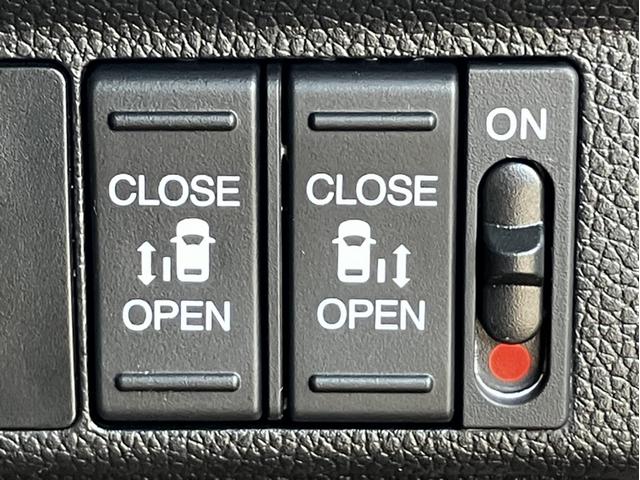 �����d���X���C�h�h�A�����I�^�]�Ȃ���ł��{�^����ŊJ�\�ł���