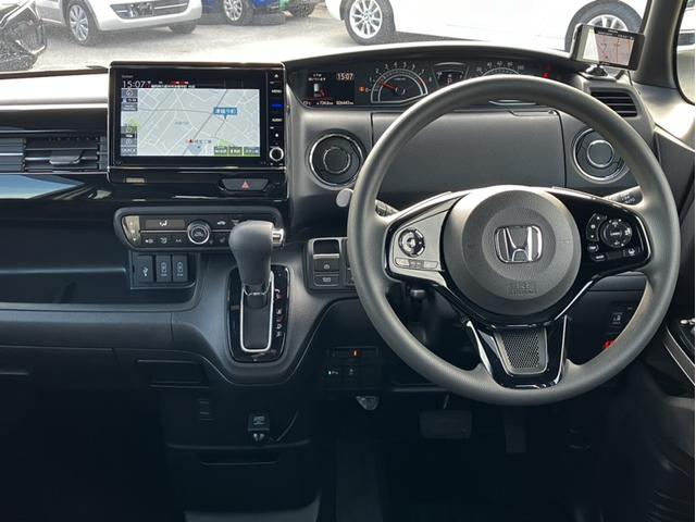 Ｎ－ＢＯＸカスタム Ｌ　純正８インチナビ＆ＤＶＤ再生＆フルセグＴＶ＆Ｂｌｕｅｔｏｏｔｈ＆前後ドラレコ＆Ｂカメラ＆ＥＴＣ　両席エアバック　Ｂモニタ　ブレーキサポート　ＬＥＤランプ　キーレスエントリー　ＳＲＳ　横滑り防止機能（9枚目）