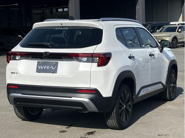 ＷＲ－Ｖ Ｚ＋ブラックスタイル　ディスプレイオーディオア＆Ｂｌｕｅｔｏｏｔｈ＆Ｂカメラ＆前後ドラレコ＆ＥＴＣ　横滑り防止機能　バックカメラ　オートクルーズコントロール　ＬＥＤヘッドランプ　ＡＢＳ　スマートキー　オートエアコン（7枚目）