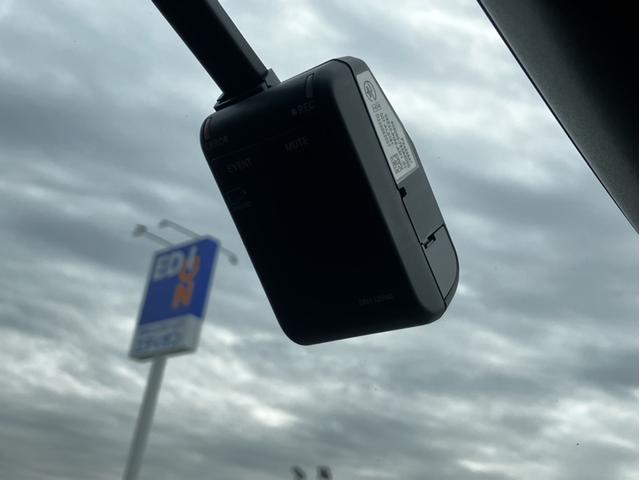 �h���C�u���R�[�_�[������f���Ɖ������L�^���Ă����h���C�u���R�[�_�[�́A���̂̍ۂɊm���ȏ؋��\�͂𔭊����Ă���܂��B