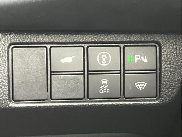 ヴェゼル ｅ：ＨＥＶＺ　純正ナビ＆フルセグＴＶ＆Ｂｌｕｅｔｏｏｔｈ＆ＤＶＤ再生＆Ｂカメラ＆前後ドラレコ＆ＥＴＣ　ハンズフリーテールゲート　シートＨ　サイドエアＢ　パークセンサー　リヤカメラ　ＬＥＤヘットライト　ＥＳＣ　ＡＡＣ（23枚目）