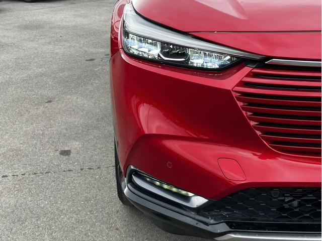 ヴェゼル ｅ：ＨＥＶＺ　純正ナビ＆フルセグＴＶ＆Ｂｌｕｅｔｏｏｔｈ＆ＤＶＤ再生＆Ｂカメラ＆前後ドラレコ＆ＥＴＣ　ハンズフリーテールゲート　シートＨ　サイドエアＢ　パークセンサー　リヤカメラ　ＬＥＤヘットライト　ＥＳＣ　ＡＡＣ（28枚目）