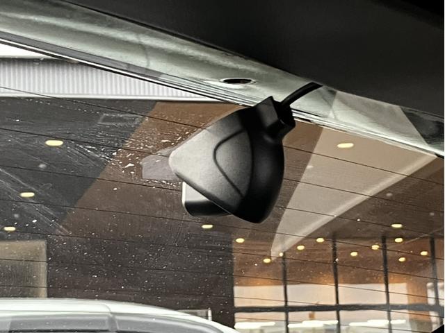 ヴェゼル ｅ：ＨＥＶＺ　純正ナビ＆フルセグＴＶ＆Ｂｌｕｅｔｏｏｔｈ＆ＤＶＤ再生＆Ｂカメラ＆前後ドラレコ＆ＥＴＣ　ハンズフリーテールゲート　シートＨ　サイドエアＢ　パークセンサー　リヤカメラ　ＬＥＤヘットライト　ＥＳＣ　ＡＡＣ（30枚目）