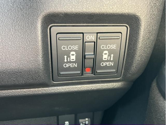 Ｎ－ＢＯＸカスタム ターボ　レンタＵＰ＆純正ナビ＆フルセグＴＶ＆Ｂｌｕｅｔｏｏｔｈ＆前ドラレコ＆Ｂカメラ＆ＥＴＣ　スマートキープッシュスタート　ブレーキサポート　サイドエアバック　パワーステアリング　パーキングセンサー　横滑防止（17枚目）