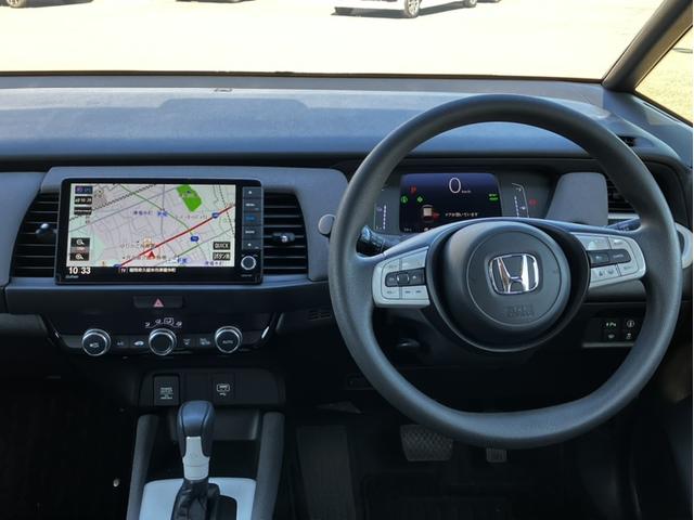 フィット ｅ：ＨＥＶネス　純正ナビ＆フルセグＴＶ＆ＤＶＤ再生＆Ｂｌｕｅｔｏｏｔｈ＆Ｂカメラ＆ＥＴＣ　フルセグテレビ　盗難防止システム　スマ－トキ－　ＥＴＣ車載器　Ｒカメラ　ＬＥＤライト　キーフリー　サイドエアバック　ＵＳＢ（9枚目）