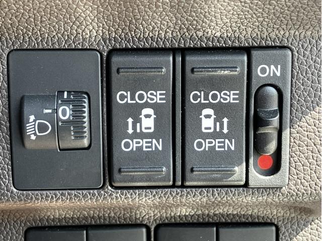 �����d���X���C�h�h�A�����I�^�]�Ȃ���ł��{�^����ŊJ�\�ł���