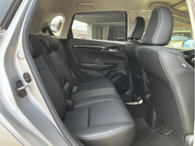 フィット １３Ｇ・Ｌパッケージファインエディション　ＶＸＭ１７５ＶＦＥｉナビ＆バックカメラ＆サイドカーテンエアバック＆社外フロントドラレコ＆Ｂｌｕｅｔｏｏｔｈ接続＆ミュージックサーバー＆ＥＴＣ　ＬＥＤヘッド　地デジ　Ｂモニター　ＤＶＤ　横滑り防止装置（12枚目）