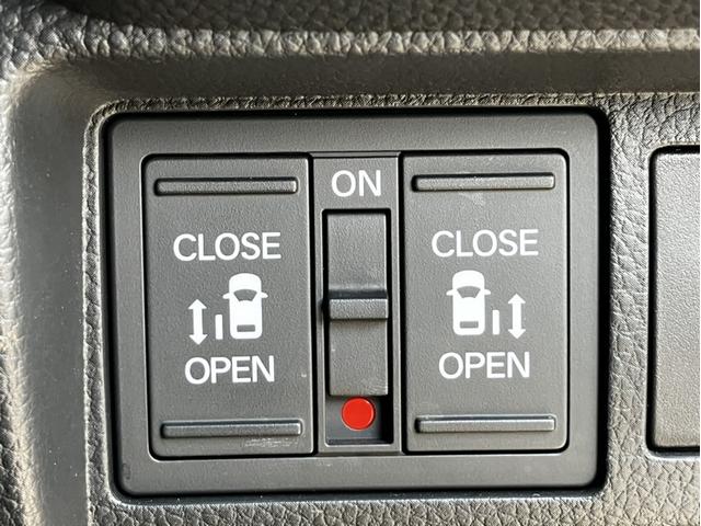 �����d���X���C�h�h�A�����I�^�]�Ȃ���ł��{�^����ŊJ�\�ł���