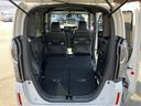 リア席を倒せば広々とした空間の出来上がり、荷物がたくさん載せられますよ。