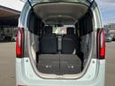 リア席を倒せば広々とした空間の出来上がり、荷物がたくさん載せられますよ。