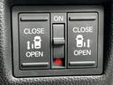 両側電動スライドドア装備！運転席からでもボタン一つで開閉可能です♪