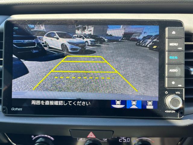 フィット ｅ：ＨＥＶＲＳ　純正９インチナビ／フルセグ／前後ドラレコ／ＥＴＣ／バックモニター　エアバッグ　ナビ＆ＴＶ　パワーウィンドウ　助手席エアバッグ　Ｄレコ　フルセグテレビ　ＬＥＤヘッドランプ　セキュリティアラーム　禁煙（15枚目）