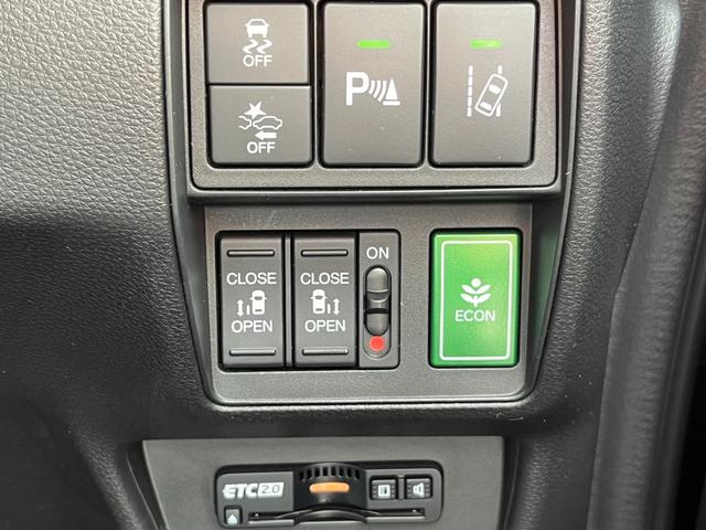 オデッセイ アブソルート・ＥＸホンダセンシング　レザーシート／純正８インチナビ／フリップダウン／マルチビュー／大型アームレスト／コーナーセンサー／ＢＳＭ／ＥＴＣ　フルセグテレビ　ワンオーナ　３６０°カメラ　横滑り防止装置　シ－トヒ－タ－　本革シート（19枚目）