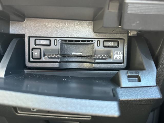 ＥＳ ＥＳ３００ｈバージョンＬ　ムーンルーフ／レザーシート／マルチナビ／パノラマビュー／ＢＳＭ／ＥＴＣ２．０　パノラミックＶ　禁煙車　クリアランスソナー　フルセグ地デジＴＶ　ドラレコ　黒革シート　ナビ＆ＴＶ　ワンオーナー　ＬＥＤ（16枚目）
