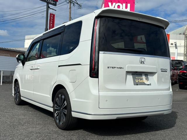 ステップワゴン スパーダプレミアムライン　ナビ／後席フリップダウンモニター／全方位モニター／ＥＴＣ／ドラレコ　ウォークスルー　セキュリティアラーム　ＵＳＢ　衝突軽減ブレーキ　クルーズコントロール　ＥＳＣ　バックモニター　ＡＢＳ　ＤＶＤ再生（5枚目）