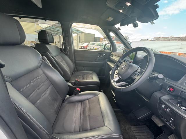 ステップワゴン スパーダプレミアムライン　ナビ／後席フリップダウンモニター／全方位モニター／ＥＴＣ／ドラレコ　ウォークスルー　セキュリティアラーム　ＵＳＢ　衝突軽減ブレーキ　クルーズコントロール　ＥＳＣ　バックモニター　ＡＢＳ　ＤＶＤ再生（8枚目）