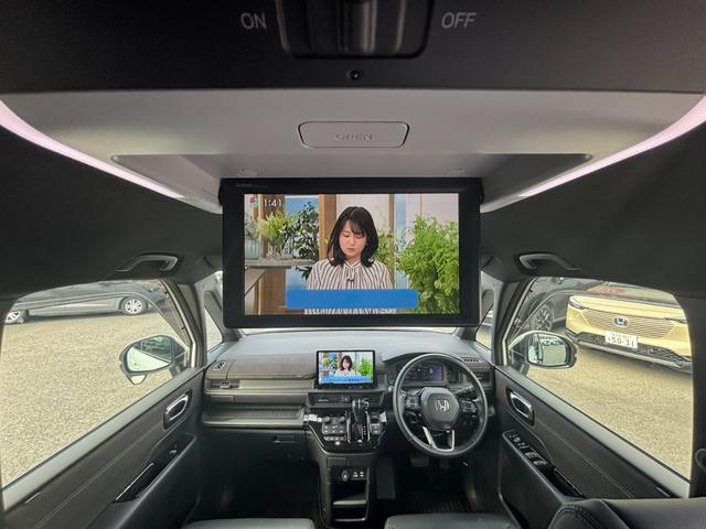 ステップワゴン スパーダプレミアムライン　ナビ／後席フリップダウンモニター／全方位モニター／ＥＴＣ／ドラレコ　ウォークスルー　セキュリティアラーム　ＵＳＢ　衝突軽減ブレーキ　クルーズコントロール　ＥＳＣ　バックモニター　ＡＢＳ　ＤＶＤ再生（18枚目）