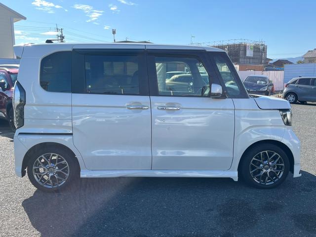 N-BOXカスタム G・Lターボホンダセンシング 無限AW/純正ナビ/CD/BT/バックモニター/ETC 両側PWスライドドア Bモニタ Iストップ セキュリティー クルーズコントロール キーレスエントリー VSA ベンチS LEDランプ PW PS(4枚目)