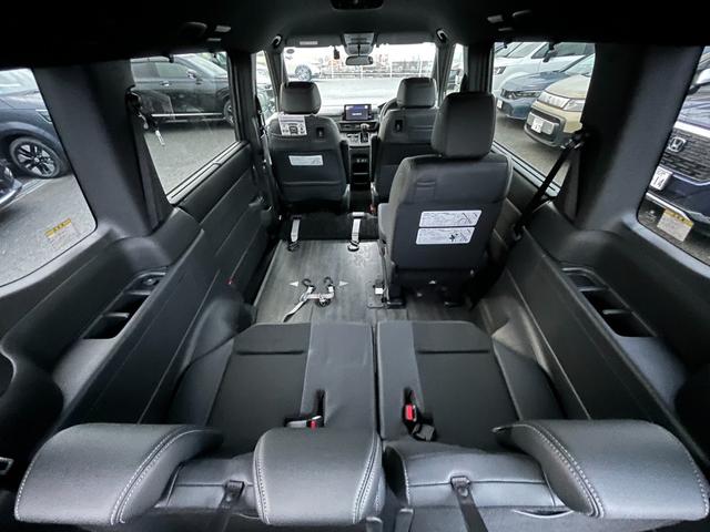 ステップワゴン スパーダ 福祉車両/自社レンタUP/純正9インチナビ/フルセグTV/ドラレコ/ETC/バックモニター キーレスエントリー WAC 両側Pスライドドア パワーゲート リアカメラ ターボ車 フルセグテレビ ABS(13枚目)