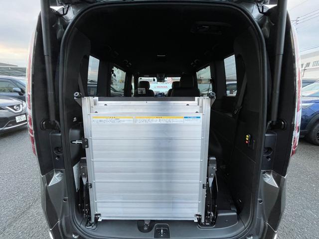 ステップワゴン スパーダ 福祉車両/自社レンタUP/純正9インチナビ/フルセグTV/ドラレコ/ETC/バックモニター キーレスエントリー WAC 両側Pスライドドア パワーゲート リアカメラ ターボ車 フルセグテレビ ABS(16枚目)