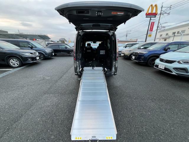 ステップワゴン スパーダ 福祉車両/自社レンタUP/純正9インチナビ/フルセグTV/ドラレコ/ETC/バックモニター キーレスエントリー WAC 両側Pスライドドア パワーゲート リアカメラ ターボ車 フルセグテレビ ABS(17枚目)