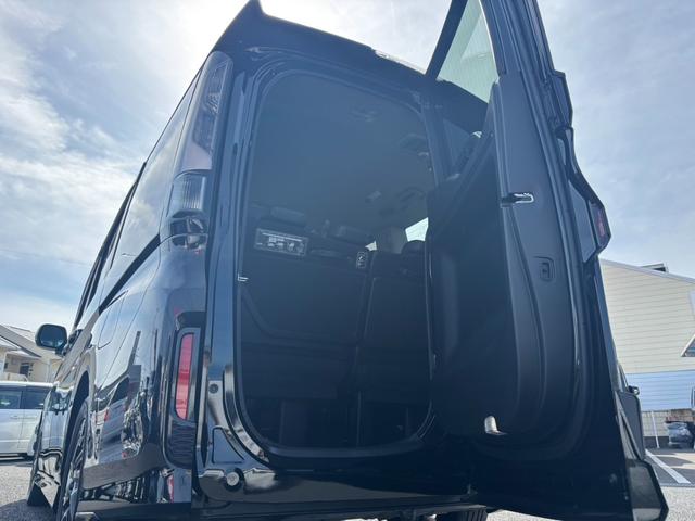 ステップワゴンスパーダ スパーダ・クールスピリットホンダセンシングブラスタ 10インチナビ/フルセグ/Bカメラ/ETC 禁煙 リアカメラ ワンオーナー USB接続 衝突軽減 サイドカーテンエアバック 記録簿 LEDライト シートヒーター オートエアコン 両側電動スライドドア(9枚目)