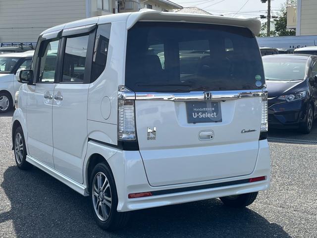 N-BOXカスタム G・Lパッケージ 純正ナビ/フルセグ/BT/バックモニター アイドリングストップ車 禁煙車両 1オーナー ナビ・TV スマキ- フロントベンチシート 地デジTV パワーウィンドウ 片側電動両側スライドドア パワステ(4枚目)