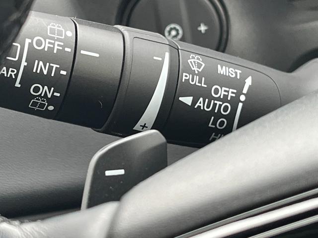 ヴェゼル e:HEVZ 無限エアロ/純正8インチナビ/フルセグTV/BT/社外ドラレコ/ETC/バックモニター 衝突回避支援ブレーキ機能 スマキ Pトランク フルオートエアコン Dレコ エアバッグ 両席エアバック Rカメ(19枚目)