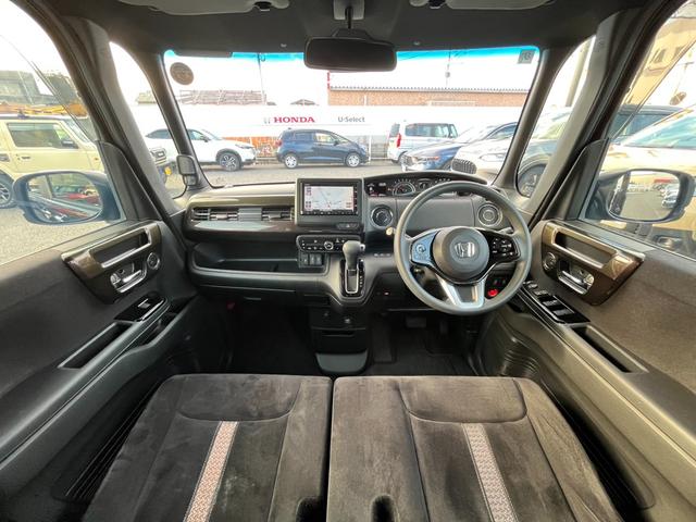 N-BOXカスタム G・Lホンダセンシング 純正ナビ/CD/BTオーディオ/ETC/バックモニター 禁煙 助手席エアバッグ キーレス シートH アイドリングST セキュリティーアラーム スマ-トキ- リアカメラ 前車追従機能 サイドエアバッグ(7枚目)