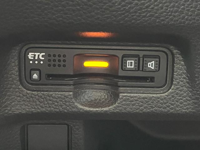 N-BOXカスタム G・Lホンダセンシング 純正ナビ/CD/BTオーディオ/ETC/バックモニター 禁煙 助手席エアバッグ キーレス シートH アイドリングST セキュリティーアラーム スマ-トキ- リアカメラ 前車追従機能 サイドエアバッグ(15枚目)