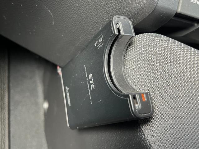 フィット クロスター 純正8インチナビ/フルセグ/BT/バックモニター/ETC パーキングセンサー 地デジ Bカメ 禁煙 スマートキ ナビTV Aストップ USB カーテンエアバッグ クルーズコントロール オートエアコン(16枚目)