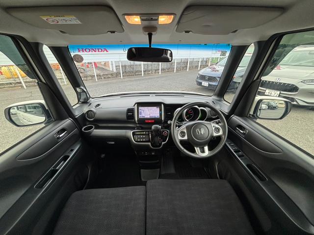 Ｎ－ＢＯＸ Ｇ・ターボＬパッケージ　ナビ／フルセグ／Ｂカメラ／ＢＴオーディオ　タ－ボ　リモコンキー　ＤＶＤ再生可　禁煙車両　地デジテレビ　ワンオーナ車　セキュリティアラーム　ベンチシート　両側ＰＳＤ　ナビＴＶ　記録簿　Ｗエアバック（7枚目）