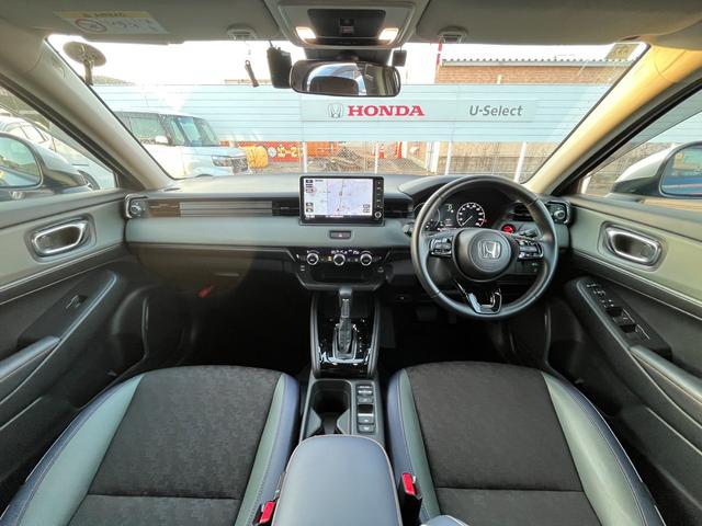 ヴェゼル ｅ：ＨＥＶＸ・ＨｕＮＴパッケージ　純正９インチナビ／フルセグＴＶ／前後ドラレコ／ＥＴＣ／バックモニター　盗難防止システム　地デジフルセグ　サイドエアバッグ　Ｂカメラ　クリアランスソナー　横滑り防止機能　スマートキー　禁煙　ＥＴＣ車載器（7枚目）