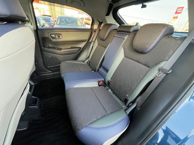 ヴェゼル ｅ：ＨＥＶＸ・ＨｕＮＴパッケージ　純正９インチナビ／フルセグＴＶ／前後ドラレコ／ＥＴＣ／バックモニター　盗難防止システム　地デジフルセグ　サイドエアバッグ　Ｂカメラ　クリアランスソナー　横滑り防止機能　スマートキー　禁煙　ＥＴＣ車載器（10枚目）