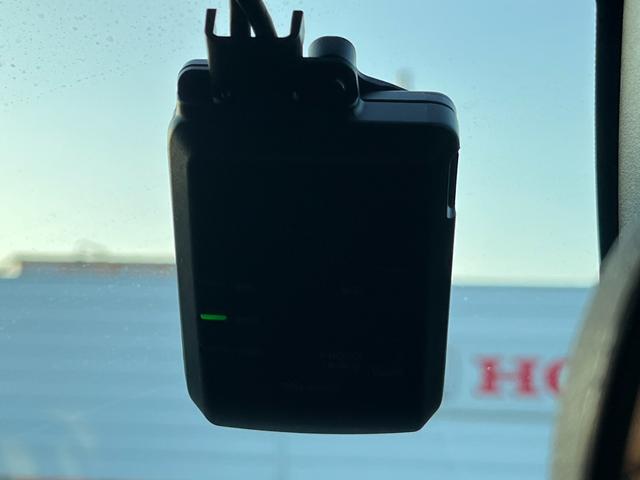 ヴェゼル ｅ：ＨＥＶＸ・ＨｕＮＴパッケージ　純正９インチナビ／フルセグＴＶ／前後ドラレコ／ＥＴＣ／バックモニター　盗難防止システム　地デジフルセグ　サイドエアバッグ　Ｂカメラ　クリアランスソナー　横滑り防止機能　スマートキー　禁煙　ＥＴＣ車載器（15枚目）