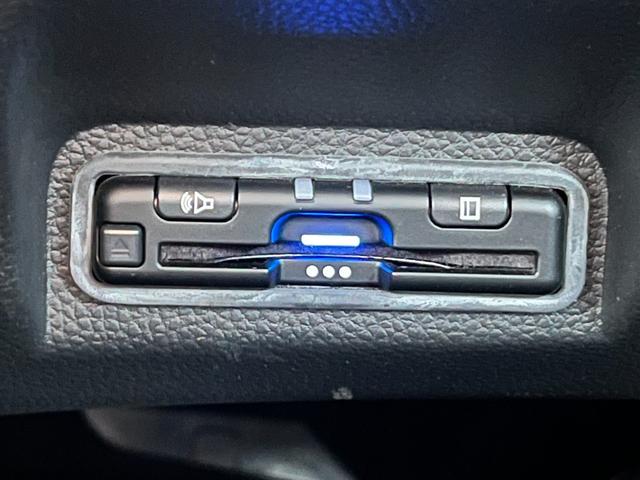 ヴェゼル ｅ：ＨＥＶＸ・ＨｕＮＴパッケージ　純正９インチナビ／フルセグＴＶ／前後ドラレコ／ＥＴＣ／バックモニター　盗難防止システム　地デジフルセグ　サイドエアバッグ　Ｂカメラ　クリアランスソナー　横滑り防止機能　スマートキー　禁煙　ＥＴＣ車載器（16枚目）