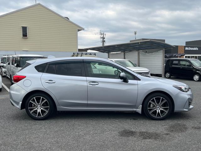 インプレッサスポーツ ２．０ｉ－Ｌアイサイト　マルチナビ／Ｂカメラ／ＴＶ／ＢＴオーディオ　フルセグテレビ　ＥＴＣ車載器　アクセスキー　プリクラッシュ　横滑防止装置　メンテナンスノート　ＤＶＤ再生　後カメラ　ＡＡＣ　ナビＴＶ　ワンオーナー車　禁煙車（3枚目）