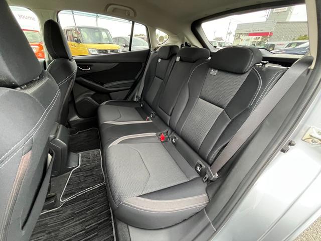 インプレッサスポーツ ２．０ｉ－Ｌアイサイト　マルチナビ／Ｂカメラ／ＴＶ／ＢＴオーディオ　フルセグテレビ　ＥＴＣ車載器　アクセスキー　プリクラッシュ　横滑防止装置　メンテナンスノート　ＤＶＤ再生　後カメラ　ＡＡＣ　ナビＴＶ　ワンオーナー車　禁煙車（10枚目）