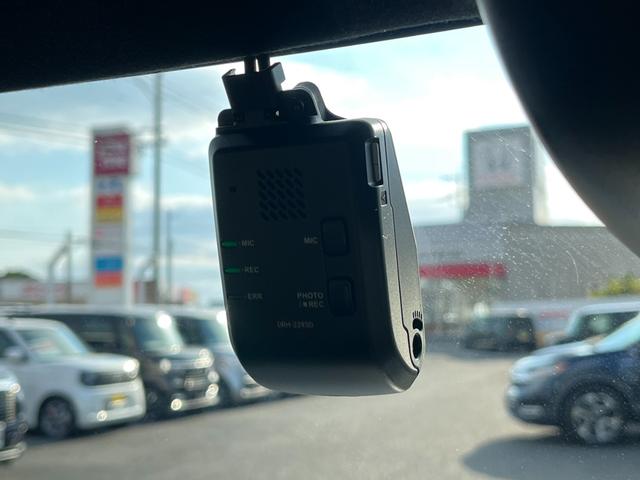 N-BOXカスタム ベースグレード 当社レンタUP/純正8インチナビ/フルセグTV/ドラレコ/バックモニター/ETC USB接続 CMBS Dレコ 禁煙 1オーナー ベンチシート オートエアコン スマートキ LED 盗難防止装置 ESC(15枚目)