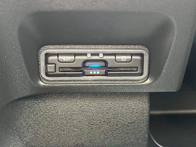 N-BOXカスタム ベースグレード 当社レンタUP/純正8インチナビ/フルセグTV/ドラレコ/バックモニター/ETC USB接続 CMBS Dレコ 禁煙 1オーナー ベンチシート オートエアコン スマートキ LED 盗難防止装置 ESC(16枚目)