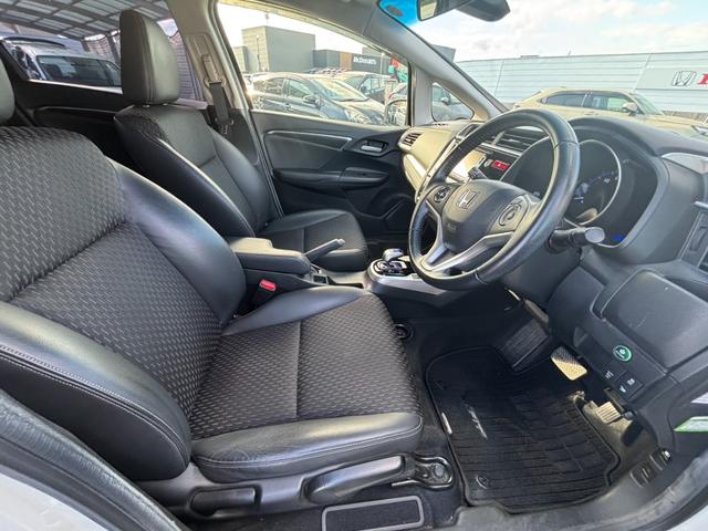 フィットハイブリッド Ｌパッケージ　ナビ／フルセグ／Ｂカメラ／ＢＴオーディオ／ＥＴＣ　１オーナ　禁煙　ナビ＆ＴＶ　地デジフルセグＴＶ　ＵＳＢ　サイドエアバック　ＤＶＤ再生　ＬＥＤ　ＥＣＯＮ　バックカメラ　オートクルーズコントロール（7枚目）