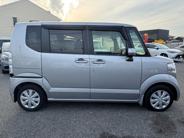 Ｎ－ＢＯＸ Ｇ　純正オーディオ／スマートキー　スマキ－　ＡＵＴＯエアコン　イモビライザー　フロントベンチシート　ＷエアＢ　ワンオーナー車　禁煙車　エアＢ　キーフリーシステム　ＰＷ　横滑防止　ＡＢＳ　パワーステアリング（3枚目）