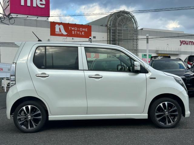 ワゴンＲ ２０周年記念車　純正ナビ・ミラー型ドラレコ前後・ＥＴＣ　軽減ブレーキ　セキュリティ　スマキー　禁煙　パワーウインドウ　Ｓヒーター　エアバック　横滑り防止機能　パワステ　キーフリー　フルオートエアコン　ＡＢＳ（3枚目）