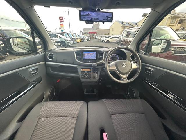 ワゴンＲ ２０周年記念車　純正ナビ・ミラー型ドラレコ前後・ＥＴＣ　軽減ブレーキ　セキュリティ　スマキー　禁煙　パワーウインドウ　Ｓヒーター　エアバック　横滑り防止機能　パワステ　キーフリー　フルオートエアコン　ＡＢＳ（7枚目）